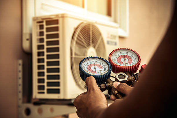 Professional Ac Installation technician working in Harvest, AL